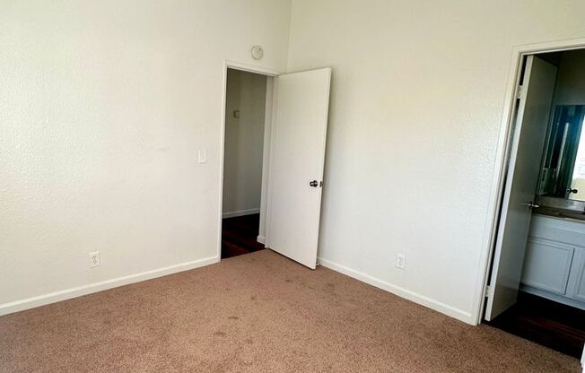 2 beds, 2 baths, 728 sqft, $2,875, Unit 23