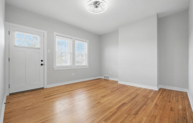 310 W RIVERVIEW AVE