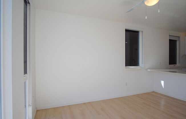 Modern 2nd Floor Studio with D/W & Washer/Dryer!