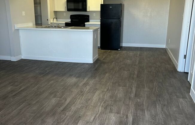 2 beds, 2 baths, 1,120 sqft, $1,250, Unit 215M