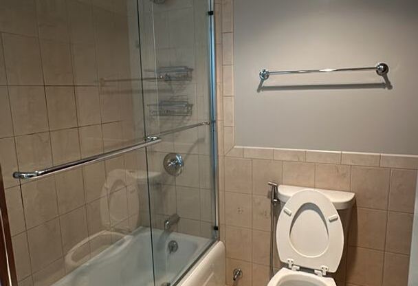 2 beds, 2 baths, $4,695, Unit # 1407 1408