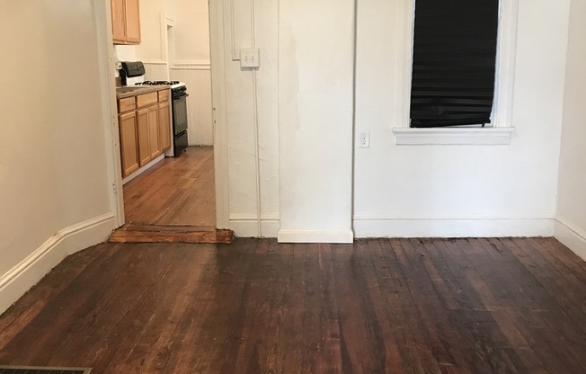 3 beds, 1 bath, $1,025