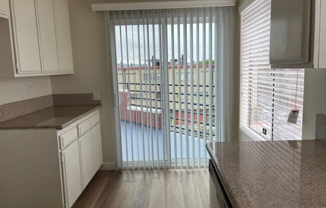 2 beds, 1 bath, $2,398, Unit B