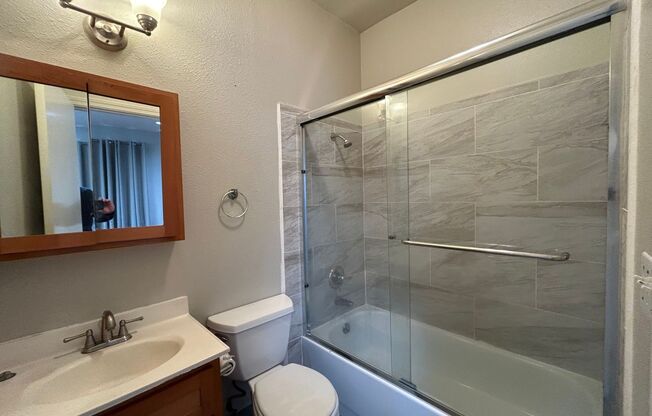 1 bed, 1.5 baths, $2,100, Unit 1