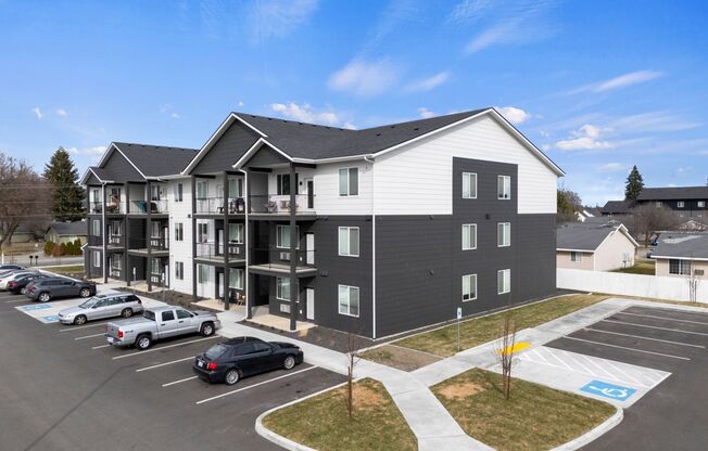 2 beds, 1 bath, 850 sqft, $1,495, Unit 301B