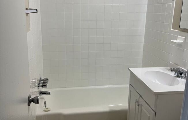 2 beds, 1 bath, 800 sqft, $1,700, Unit 2510-303