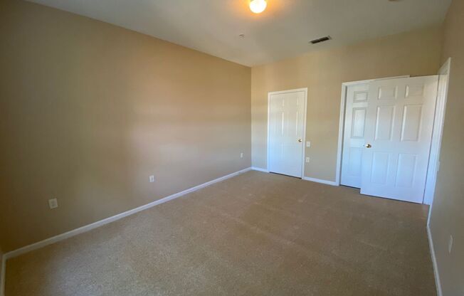 3 beds, 2 baths, $1,699, Unit # 229