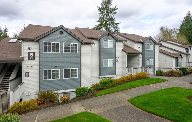 2 beds, 2 baths, 1,030 sqft, $1,735, Unit 811