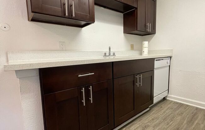 2 beds, 2 baths, 902 sqft, $1,099, Unit 125