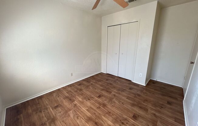 3 beds, 2 baths, $1,025