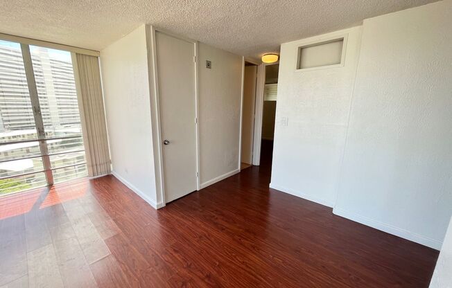 2 beds, 1 bath, $2,200