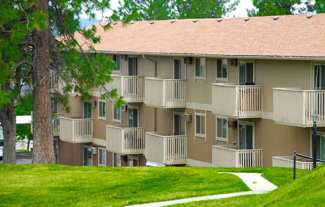 2 beds, 1 bath, 780 sqft, $1,290, Unit 26