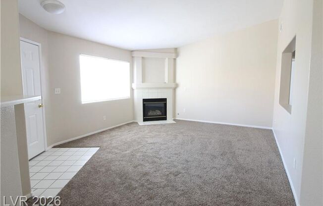 2 Bedroom Condo w/ 1 CAR GARAGE