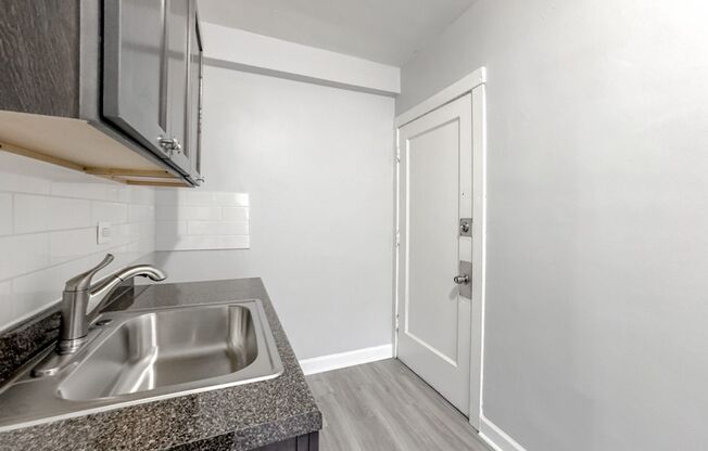 Studio, 1 bath, $1,195, Unit 4606-1C