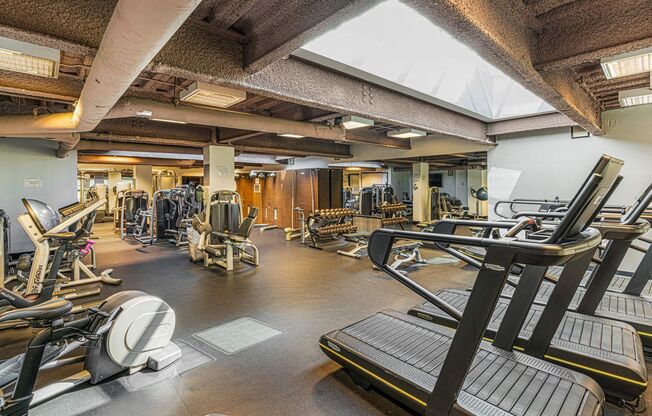 2 beds, 2 baths, $6,250, Unit 309