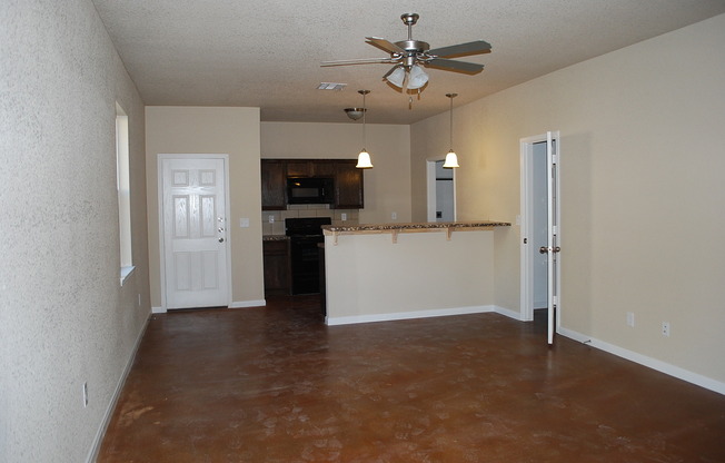 3 beds, 2 baths, 1,310 sqft, $1,395