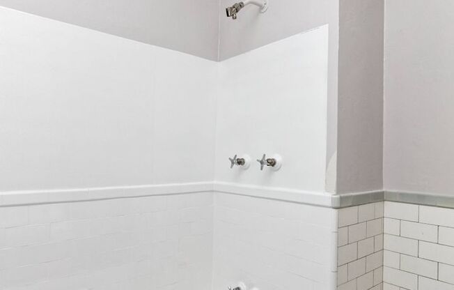 Studio, 1 bath, 250 sqft, $2,295, Unit 27