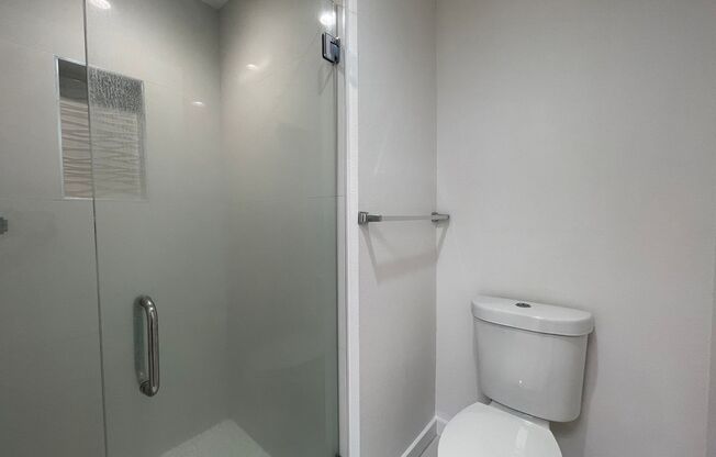 2 beds, 2 baths, $2,299, Unit Unit E