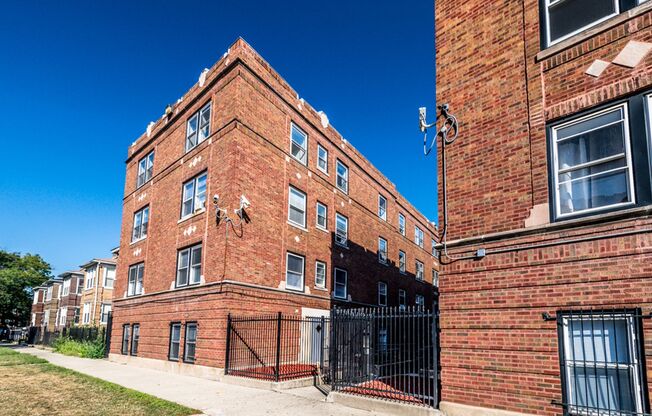 4814 W Monroe St
