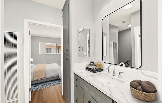 2 beds, 1.5 baths, 938 sqft, $2,850, Unit 612-6