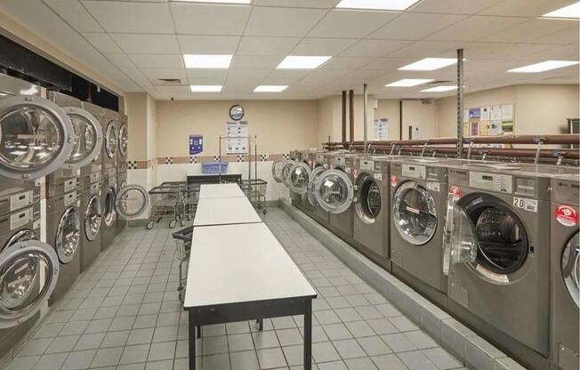 Studio, 1 bath, 499 sqft, $3,500, Unit 711