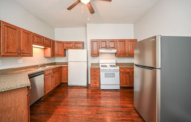 4 beds, 2 baths, $3,095, Unit 411