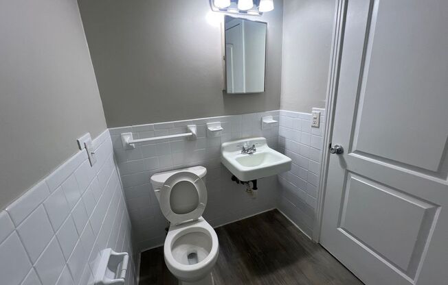 1 bed, 1 bath, 600 sqft, $950, Unit 7