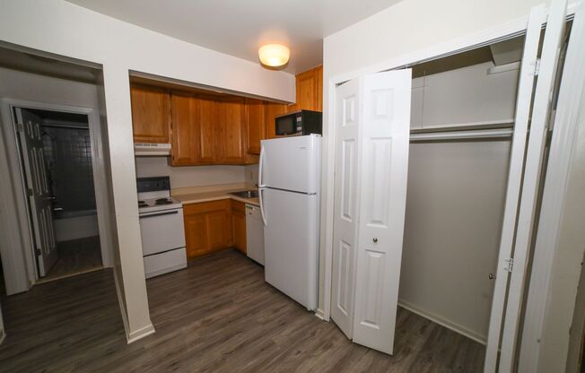 1 bed, 1 bath, 469 sqft, $1,750, Unit 09