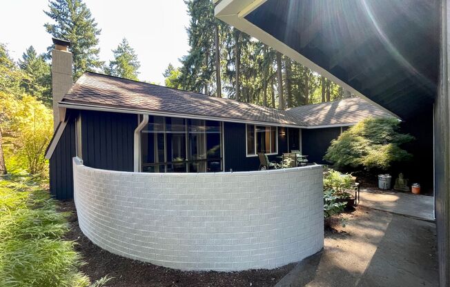 Beaverton 4 Bed + 2 Bath House - W/D, Walking Trails, EV Charging and MORE!!