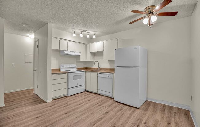 1 bed, 1 bath, 415 sqft, $1,325, Unit 760-55