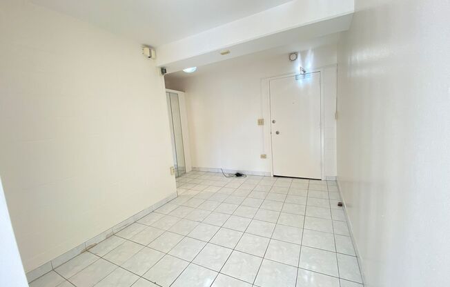 1 bedroom, 1 bath, 1 Parking. End Unit! Amenities with Great Views!