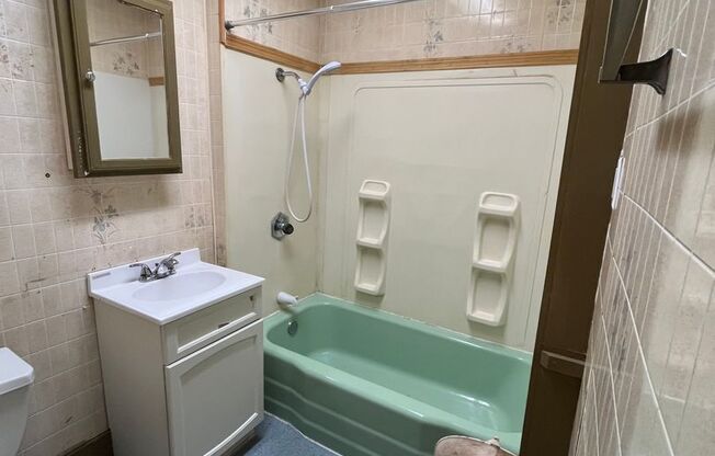 Studio, 1 bath, $650, Unit Unit 2