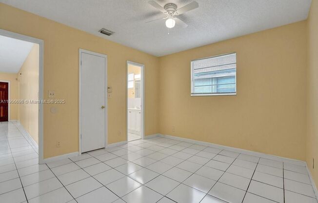 2444 RALEIGH ST HOLLYWOOD, FL 33020