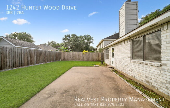 1242 HUNTER WOOD DR