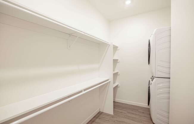 The Earl Apartments 1 Bed 1 Bath 777