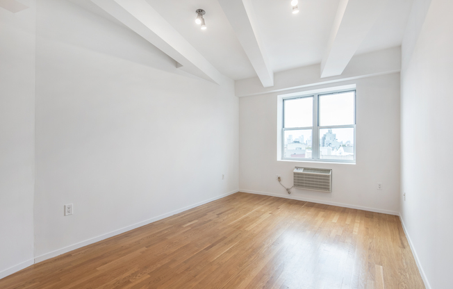 2 beds, 1 bath, 706 sqft, $4,800, Unit 6E