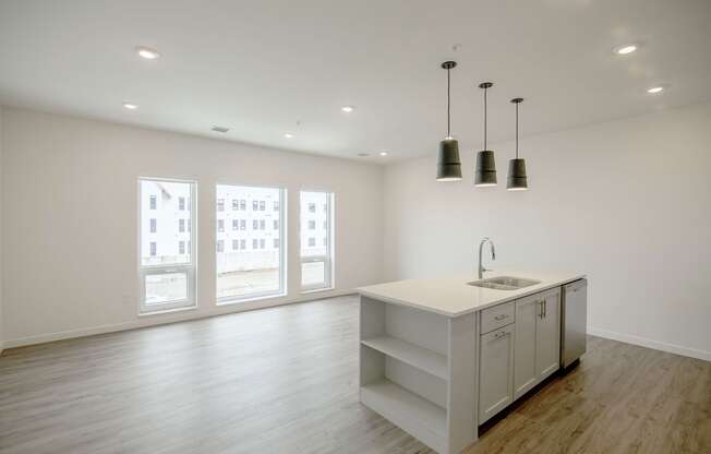 The Earl Apartments 1 Bed 1 Bath 777