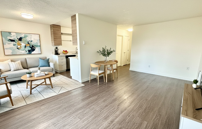 2 beds, 1 bath, 750 sqft, $1,535, Unit 1436