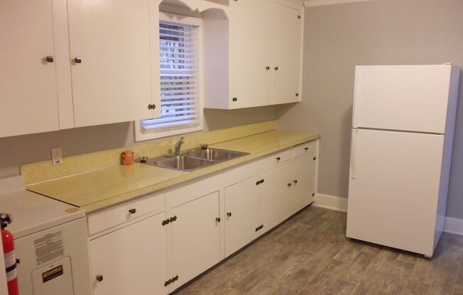 2 beds, 1 bath, $1,500