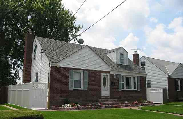 1098 GERALD ST