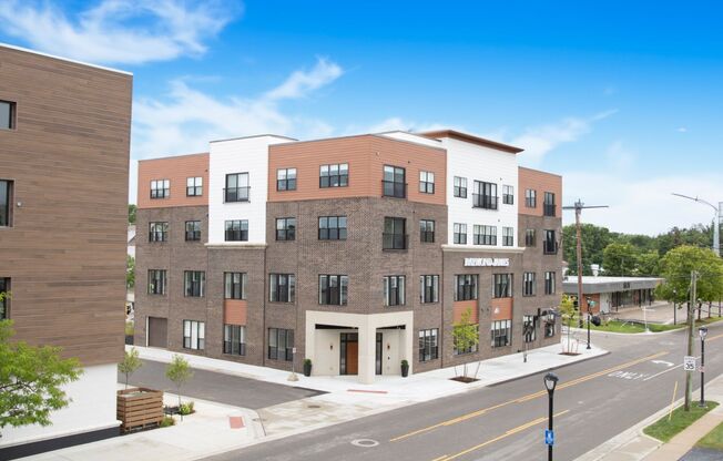 1 bed, 1 bath, 653 sqft, $1,775, Unit 402