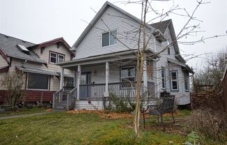 Classic Tacoma Craftsman; Centrally Located!