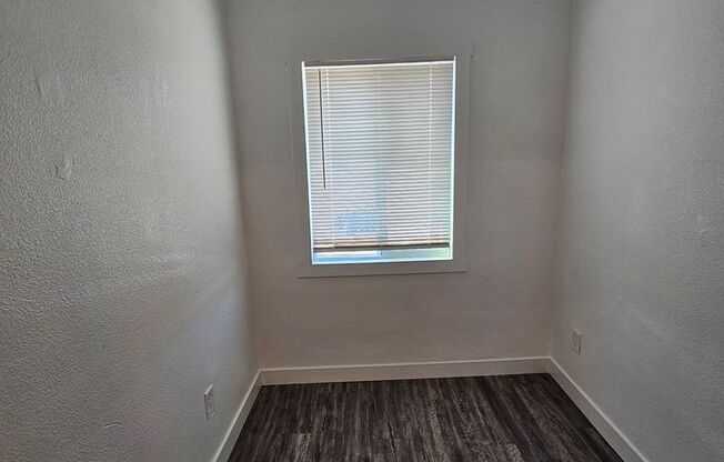 2 beds, 1 bath, 800 sqft, $1,395