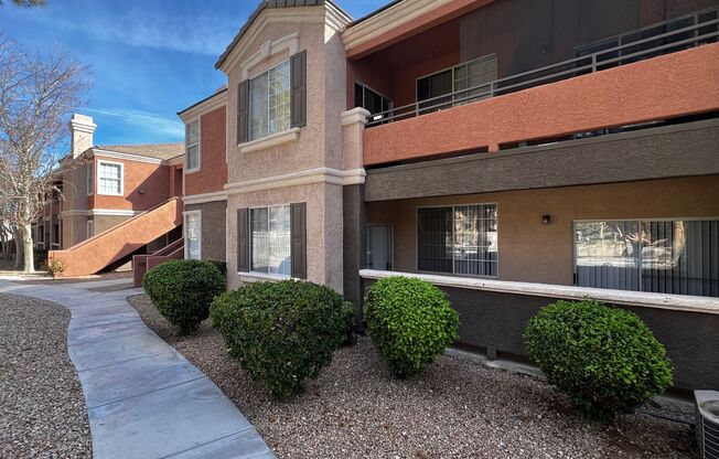 Great 3 bedroom condo Summerlin Pkwy/Buffalo 1700/mo