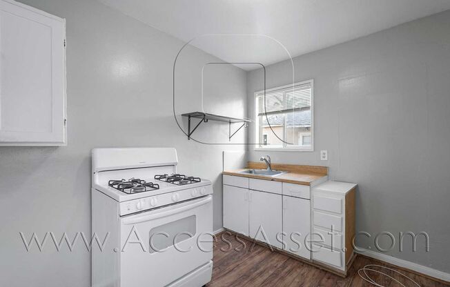 Studio, 1 bath, 400 sqft, $1,095, Unit 3