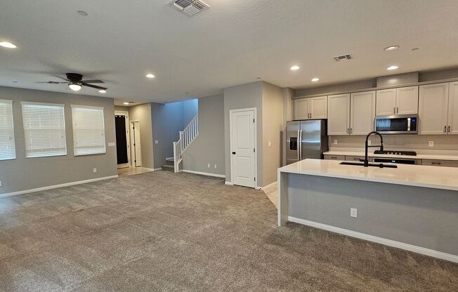 3 beds, 2.5 baths, $2,400