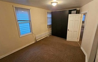 2 beds, 1 bath, $2,600