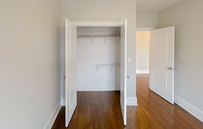 2 beds, 1 bath, 1,105 sqft, $2,550, Unit 2211-3