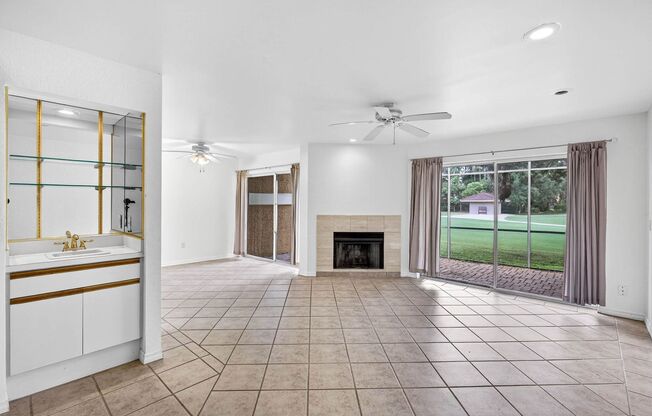 1,961SF Condo | 3 Bedrooms & 2.5 Bathrooms | $2,500/Mo.