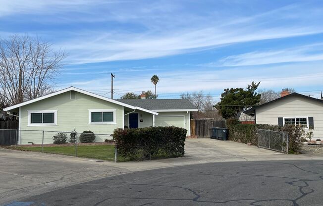 Beautifully Refreshed 3bd/1 ba Home in Citrus Heights